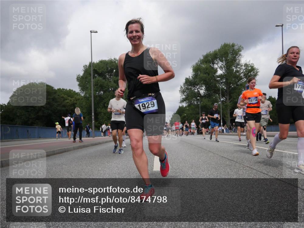 29.06.2025 - hella hamburg halbmarathon Luisa Fischer http://msf.ph/oto/8474798 29.06.2025 10:46:12 Kennedybrücke 500, 1929, 10734, 165, 13786, 1738, 1150, 1656, 1929, 2401, 2450, 2580, 2940, 2941, 4092, 4334, 4778, 5268, 5403, 6764, 6837, 7515, 7557, 8000, 8161, 8435, 10008, 10697, 10734 meine-sportfotos.de