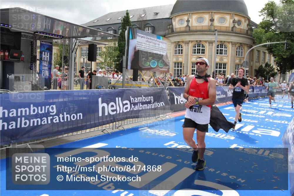 29.06.2025 - hella hamburg halbmarathon Michael Strokosch http://msf.ph/oto/8474868 29.06.2025 10:38:18 Ziel 1688, 2849, 5091, 6095, 7743, 8002, 14688, 18584, 18986 meine-sportfotos.de