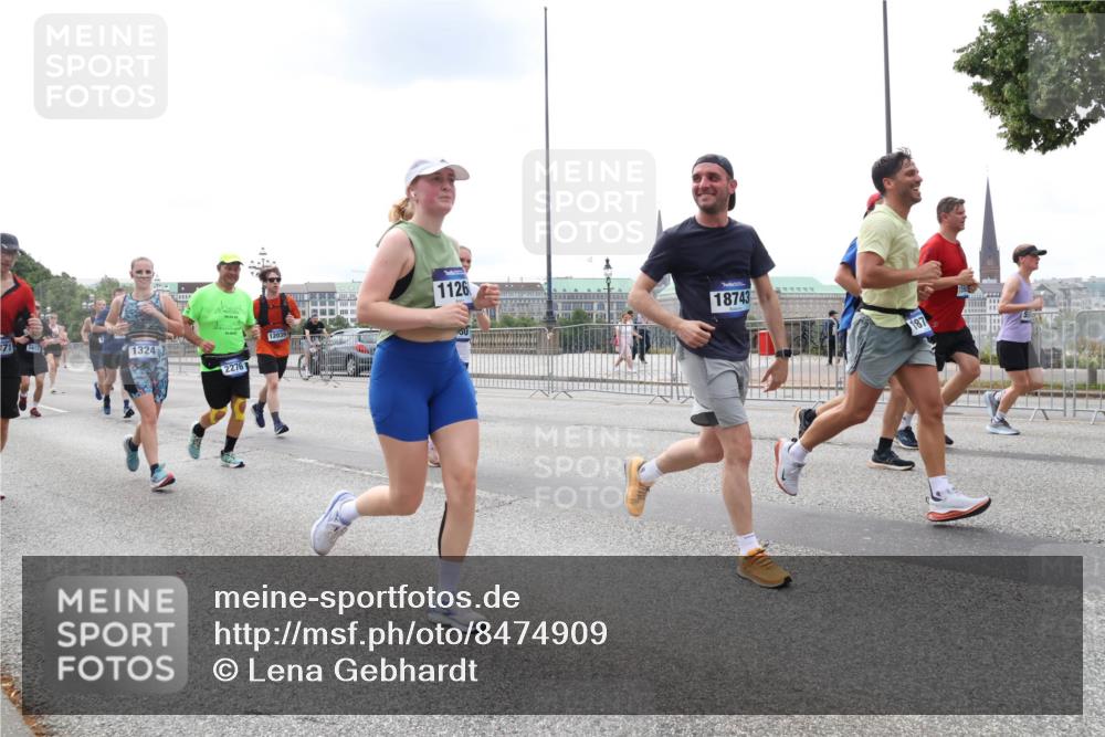 29.06.2025 - hella hamburg halbmarathon Lena Gebhardt http://msf.ph/oto/8474909 29.06.2025 10:33:12 Lombardsbrücke 371, 1324, 2276, 12039, 1126, 18743, 187, 1078, 1237, 1324, 1732, 1764, 1995, 2038, 2054, 2059, 2085, 2276, 2838, 2959, 3341, 3391, 3422, 3708, 3753, 3812, 3871, 4030, 4096, 4164, 4445, 4446, 4555, 4650, 5110, 5180, 5581, 5917, 6040, 6773, 6861, 7387, 7705, 7982, 8170, 8595, 8839, 9034, 9143, 9258, 9289, 9471, 9542, 9591, 9592, 9750, 9768, 9780, 11229, 11260, 11713, 11756, 11826, 12039, 12423, 12424, 14305, 14743, 15951 meine-sportfotos.de