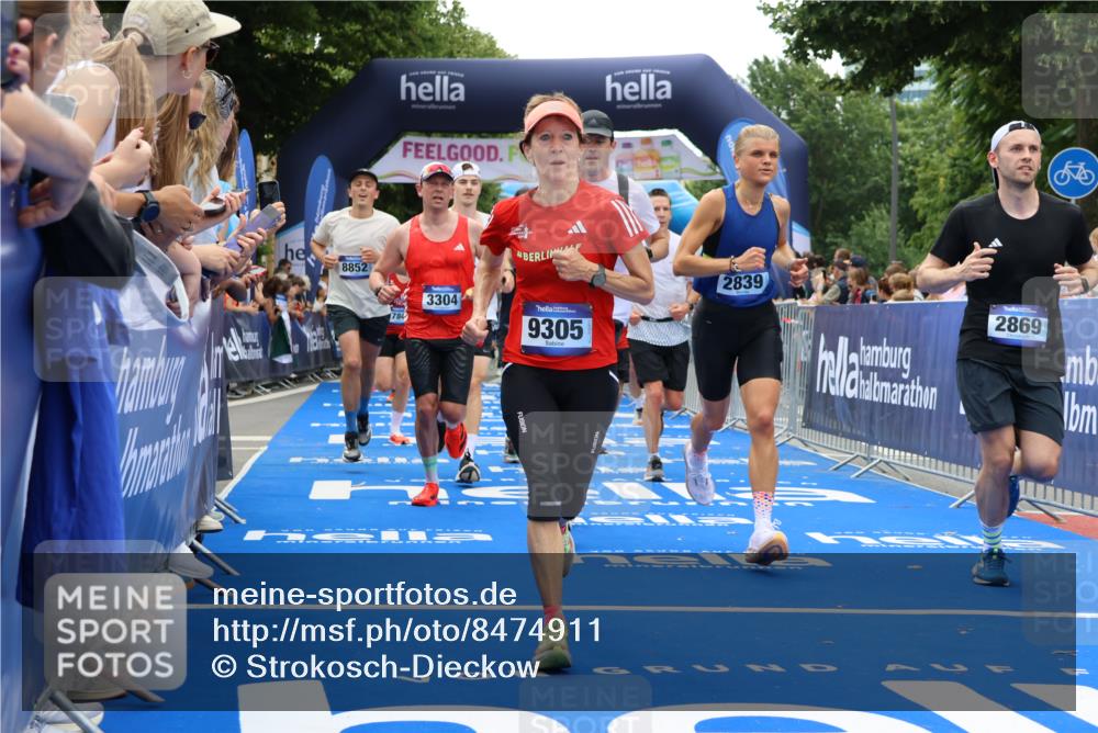 29.06.2025 - hella hamburg halbmarathon Strokosch-Dieckow http://msf.ph/oto/8474911 29.06.2025 10:47:27 Ziel 51, 1012, 1070, 1592, 1696, 2274, 2284, 2839, 2864, 2869, 2953, 3304, 5532, 5650, 5889, 6009, 8023, 8234, 8693, 8852, 8927, 9305, 10423, 11021, 11077, 11491, 12870, 13223, 13303, 13782, 15350, 15479, 15611, 15923, 16089, 16819, 17846, 17905, 18104, 18758, 18974, 19181 meine-sportfotos.de