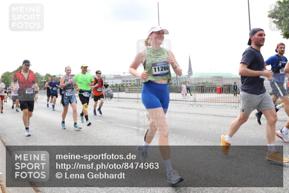 29.06.2025 - hella hamburg halbmarathon Lena Gebhardt http://msf.ph/oto/8474963 29.06.2025 10:33:12 Lombardsbrücke 3871, 1324, 2276, 12039, 11260, 15, 1078, 1237, 1324, 1732, 1764, 1995, 2038, 2054, 2059, 2085, 2276, 2838, 2959, 3341, 3391, 3422, 3708, 3753, 3812, 3871, 4030, 4096, 4164, 4445, 4446, 4555, 4650, 5110, 5180, 5581, 5917, 6040, 6773, 6861, 7387, 7705, 7982, 8170, 8595, 8839, 9034, 9143, 9258, 9289, 9471, 9542, 9591, 9592, 9750, 9768, 9780, 11229, 11260, 11713, 11756, 11826, 12039, 12423, 12424, 14305, 14743, 15951 meine-sportfotos.de