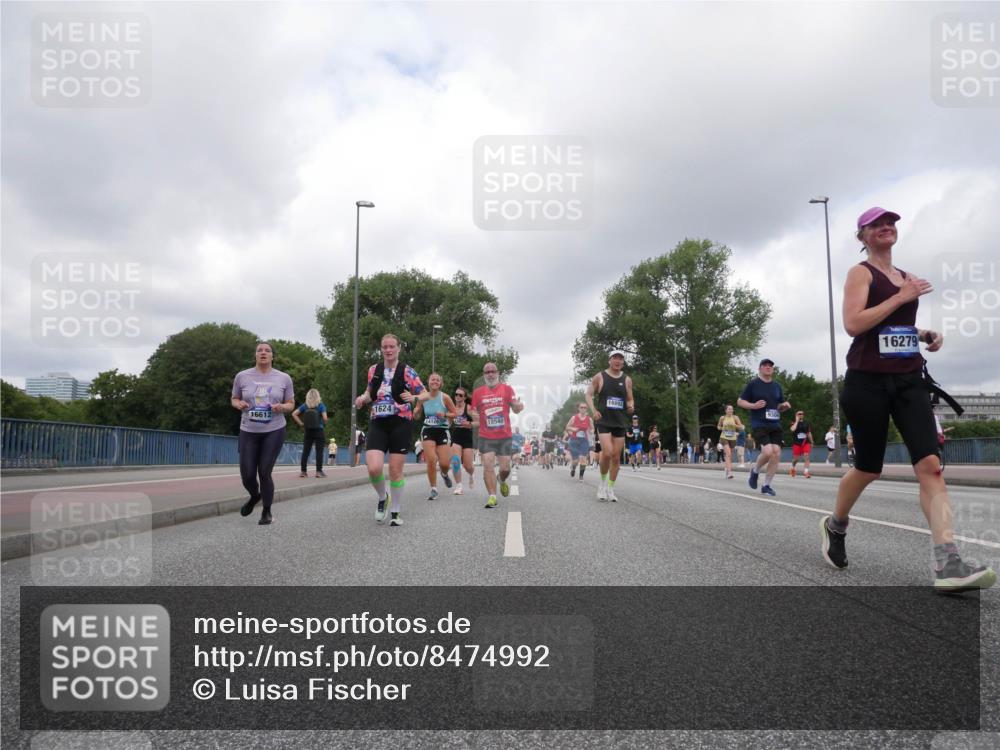 29.06.2025 - hella hamburg halbmarathon Luisa Fischer http://msf.ph/oto/8474992 29.06.2025 10:46:23 Kennedybrücke 1624, 16612, 14126, 15, 18540, 16892, 16279, 2450, 3283, 3764, 4334, 4353, 4891, 4892, 5268, 8233, 9304, 10536 meine-sportfotos.de