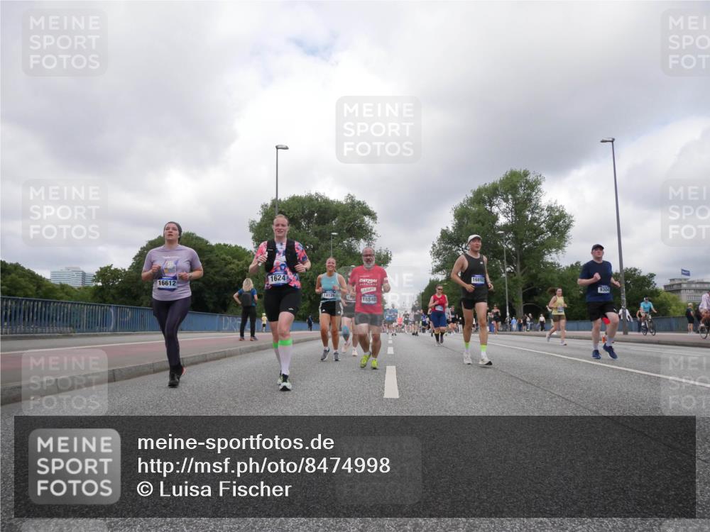 29.06.2025 - hella hamburg halbmarathon Luisa Fischer http://msf.ph/oto/8474998 29.06.2025 10:46:24 Kennedybrücke 16612, 1624, 14126, 18540, 16892, 9304, 2450, 3283, 3764, 4334, 4353, 4891, 4892, 5268, 5755, 8233, 9304, 10536 meine-sportfotos.de
