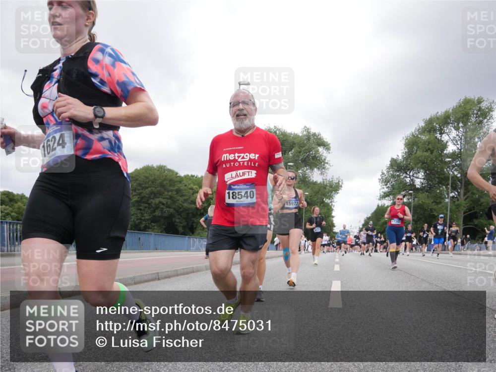 29.06.2025 - hella hamburg halbmarathon Luisa Fischer http://msf.ph/oto/8475031 29.06.2025 10:46:25 Kennedybrücke 1624, 18540, 15977, 17343, 1310, 3283, 3764, 4334, 4353, 4891, 4892, 5268, 5755, 8233, 9304, 10536 meine-sportfotos.de