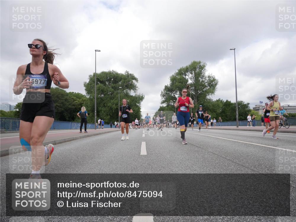 29.06.2025 - hella hamburg halbmarathon Luisa Fischer http://msf.ph/oto/8475094 29.06.2025 10:46:27 Kennedybrücke 45977, 8529, 17343, 1455, 1310, 1467, 3283, 3764, 4353, 4891, 5755, 8233, 9304, 10536 meine-sportfotos.de