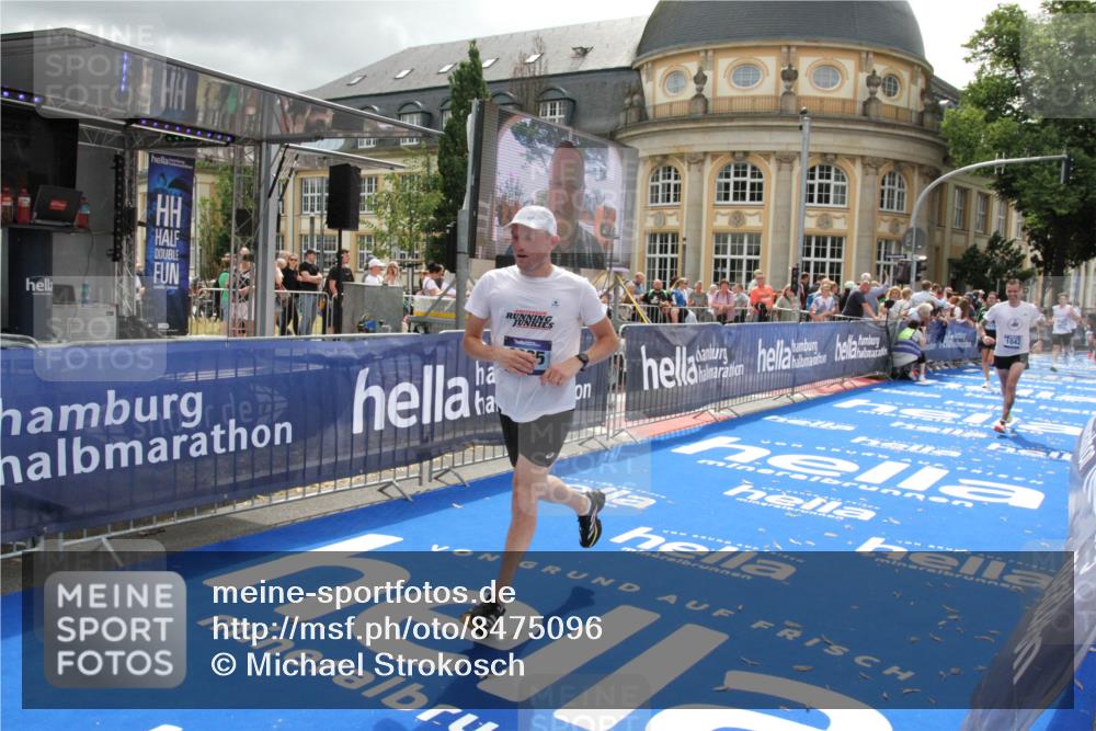29.06.2025 - hella hamburg halbmarathon Michael Strokosch http://msf.ph/oto/8475096 29.06.2025 10:38:25 Ziel 1042, 1688, 2745, 3014, 3431, 6095, 7110, 14992, 16075, 18761 meine-sportfotos.de