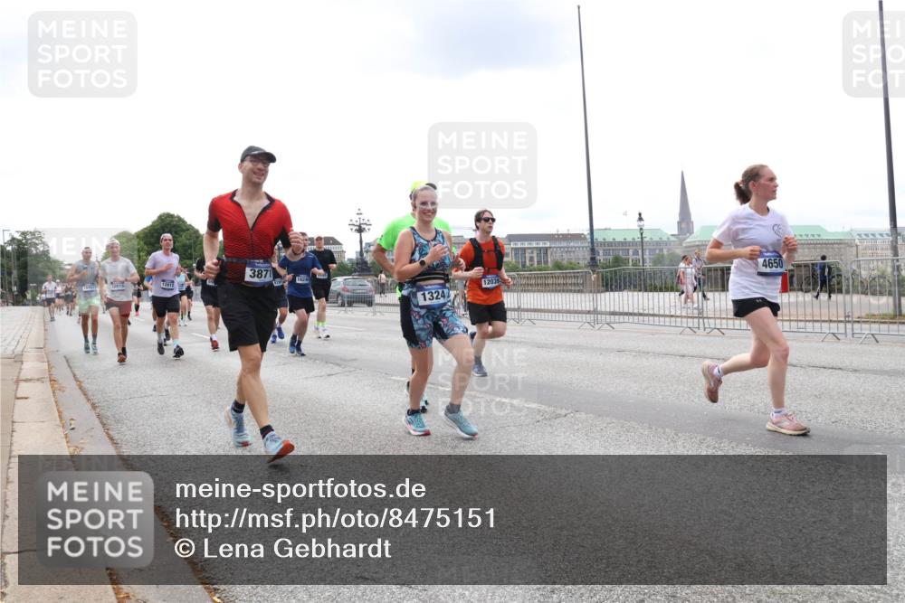 29.06.2025 - hella hamburg halbmarathon Lena Gebhardt http://msf.ph/oto/8475151 29.06.2025 10:33:13 Lombardsbrücke 12813, 12812, 3871, 16246, 1324, 12039, 4650, 1078, 1237, 1324, 1732, 1764, 1995, 2038, 2054, 2085, 2276, 2838, 2959, 3341, 3391, 3422, 3708, 3753, 3812, 3871, 4030, 4096, 4164, 4445, 4555, 4650, 5110, 5180, 5581, 5917, 6040, 6773, 6861, 7387, 7705, 7982, 8170, 8595, 8839, 8891, 9034, 9143, 9258, 9289, 9471, 9542, 9591, 9592, 9750, 9768, 9780, 11229, 11260, 11713, 11756, 11826, 12039, 12423, 12424, 14305, 14743, 15951 meine-sportfotos.de