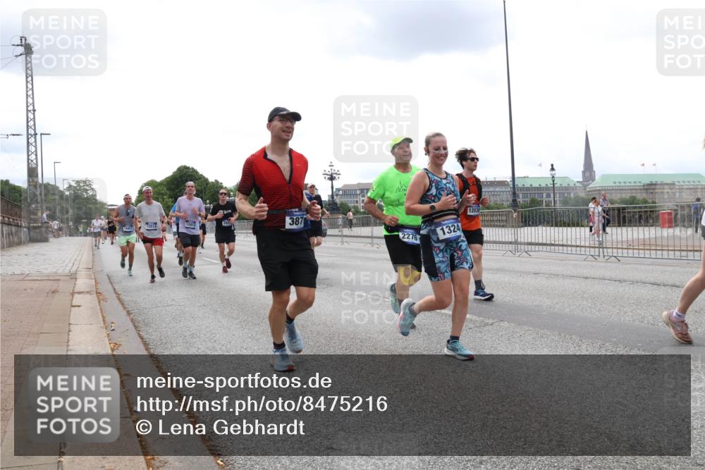 29.06.2025 - hella hamburg halbmarathon Lena Gebhardt http://msf.ph/oto/8475216 29.06.2025 10:33:13 Lombardsbrücke 387, 591, 12812, 12813, 18951, 2276, 1324, 12035, 1078, 1237, 1324, 1732, 1764, 1995, 2038, 2054, 2085, 2276, 2838, 2959, 3341, 3391, 3422, 3708, 3753, 3812, 3871, 4030, 4096, 4164, 4445, 4555, 4650, 5110, 5180, 5581, 5917, 6040, 6773, 6861, 7387, 7705, 7982, 8170, 8595, 8839, 8891, 9034, 9143, 9258, 9289, 9471, 9542, 9591, 9592, 9750, 9768, 9780, 11229, 11260, 11713, 11756, 11826, 12039, 12423, 12424, 14305, 14743, 15951 meine-sportfotos.de