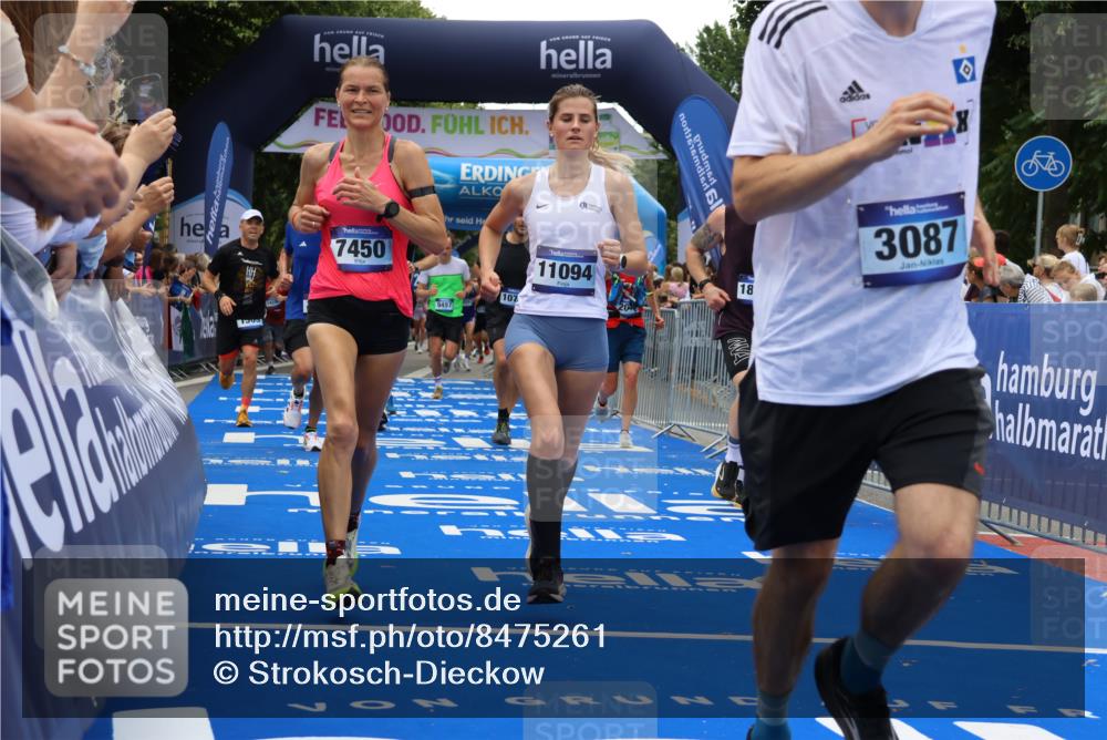 29.06.2025 - hella hamburg halbmarathon Strokosch-Dieckow http://msf.ph/oto/8475261 29.06.2025 10:46:11 Ziel 1569, 1759, 2048, 2590, 2707, 3056, 3087, 4949, 6388, 7450, 7961, 9497, 9585, 10796, 11094, 11125, 13630, 14200, 14262, 16136, 16466, 16475, 17190, 18702, 18797 meine-sportfotos.de