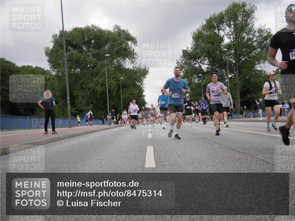 29.06.2025 - hella hamburg halbmarathon Luisa Fischer http://msf.ph/oto/8475314 29.06.2025 10:46:32 Kennedybrücke 16789, 3283, 4105, 5755, 1226, 3676, 10, 1310, 1467, 2971, 3283, 3764, 4105, 4353, 5755, 8233, 10536 meine-sportfotos.de