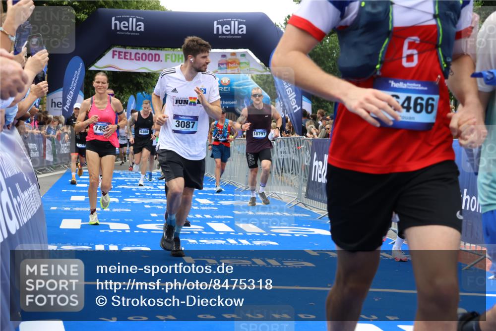 29.06.2025 - hella hamburg halbmarathon Strokosch-Dieckow http://msf.ph/oto/8475318 29.06.2025 10:46:10 Ziel 1569, 1759, 2048, 2590, 2707, 3056, 3087, 4949, 6388, 6460, 7450, 7961, 9497, 9585, 10796, 11094, 11125, 13630, 14804, 16136, 16466, 16475, 17190, 18702, 18797 meine-sportfotos.de