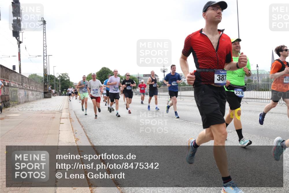 29.06.2025 - hella hamburg halbmarathon Lena Gebhardt http://msf.ph/oto/8475342 29.06.2025 10:33:14 Lombardsbrücke 16246, 18951, 12812, 5917, 12813, 387, 29, 06, 25, 2276, 1203, 1078, 1237, 1324, 1732, 1764, 1995, 2038, 2054, 2085, 2276, 2838, 2959, 3341, 3391, 3422, 3708, 3753, 3812, 3871, 4030, 4096, 4164, 4445, 4555, 4650, 5110, 5180, 5581, 5917, 6040, 6773, 6861, 7705, 7982, 8170, 8595, 8839, 8891, 9034, 9143, 9258, 9289, 9471, 9542, 9591, 9592, 9750, 9768, 9780, 11229, 11260, 11713, 11756, 11826, 12039, 12423, 12424, 14305, 14743, 15951 meine-sportfotos.de