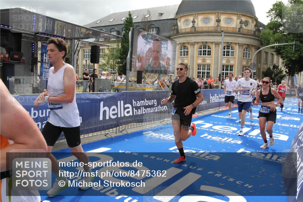 29.06.2025 - hella hamburg halbmarathon Michael Strokosch http://msf.ph/oto/8475362 29.06.2025 10:38:31 Ziel 1710, 2745, 3014, 3790, 8571, 14992, 16075, 16280, 18357, 18761 meine-sportfotos.de