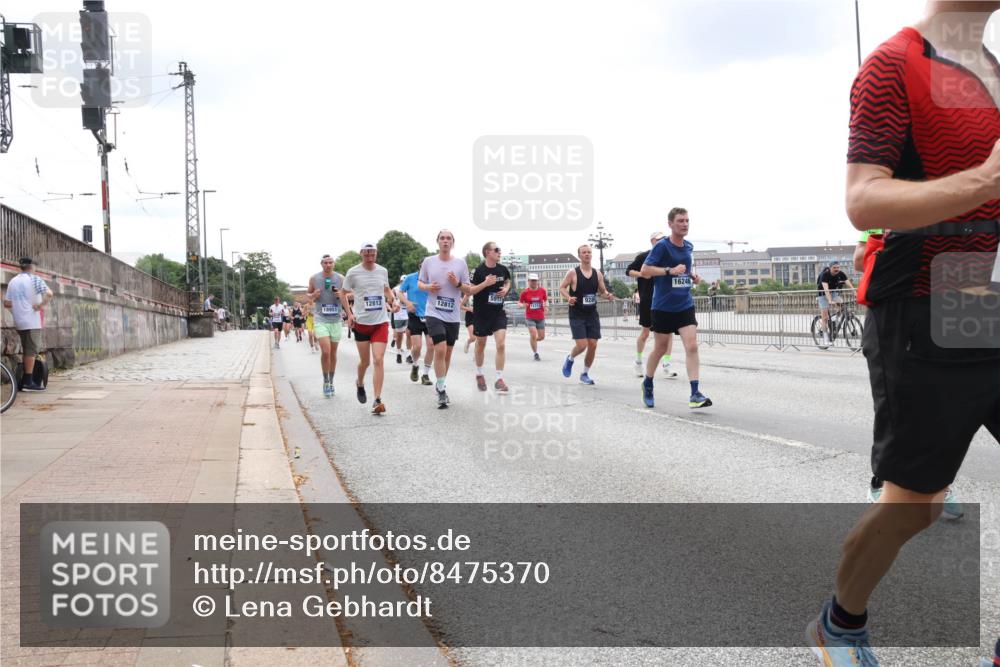 29.06.2025 - hella hamburg halbmarathon Lena Gebhardt http://msf.ph/oto/8475370 29.06.2025 10:33:14 Lombardsbrücke 5917, 12813, 12812, 928, 18951, 16246, 1078, 1237, 1324, 1732, 1764, 1995, 2038, 2054, 2085, 2276, 2838, 2959, 3341, 3391, 3422, 3708, 3753, 3812, 3871, 4030, 4096, 4164, 4445, 4555, 4650, 5110, 5180, 5581, 5917, 6040, 6773, 6861, 7705, 7982, 8170, 8595, 8839, 8891, 9034, 9143, 9258, 9289, 9471, 9542, 9591, 9592, 9750, 9768, 9780, 11229, 11260, 11713, 11756, 11826, 12039, 12423, 12424, 14305, 14743, 15951 meine-sportfotos.de