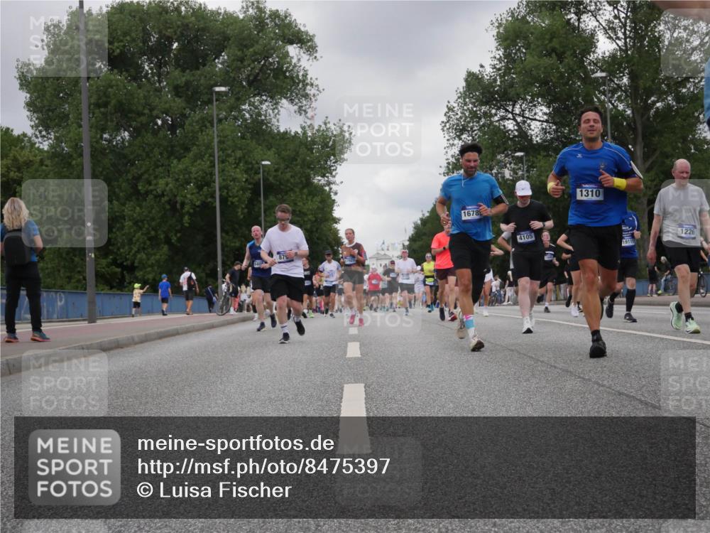 29.06.2025 - hella hamburg halbmarathon Luisa Fischer http://msf.ph/oto/8475397 29.06.2025 10:46:34 Kennedybrücke 1678, 4105, 1310, 19115, 1226, 1226, 1310, 1467, 2971, 3283, 3764, 4105, 4177, 4353, 5755, 10536 meine-sportfotos.de