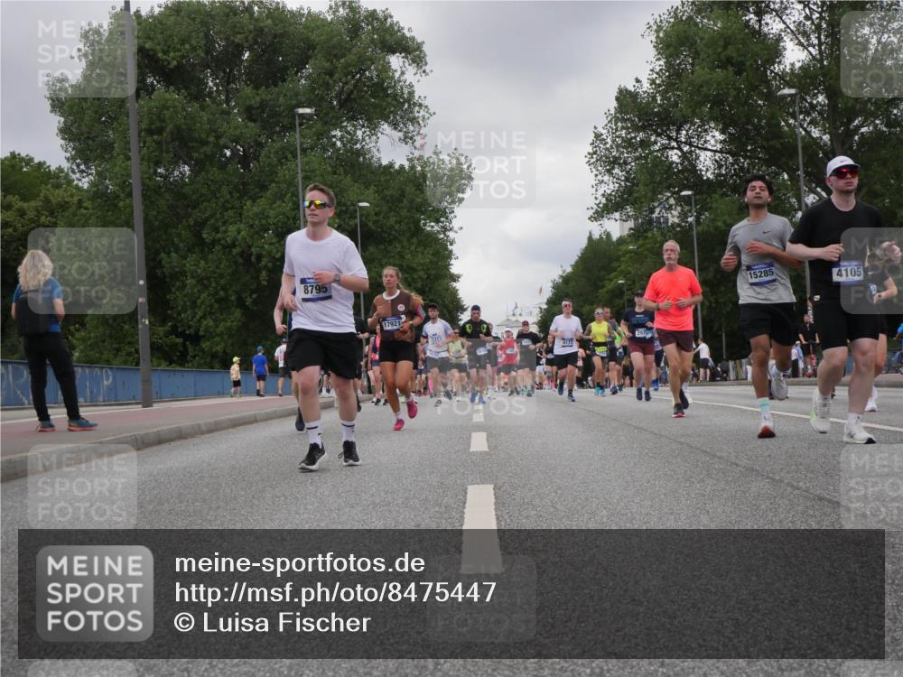 29.06.2025 - hella hamburg halbmarathon Luisa Fischer http://msf.ph/oto/8475447 29.06.2025 10:46:36 Kennedybrücke 8795, 17921, 4177, 297, 15285, 4105, 1226, 1310, 1467, 2267, 2538, 2971, 3283, 3288, 3764, 4105, 4177, 4302, 5755, 7872 meine-sportfotos.de
