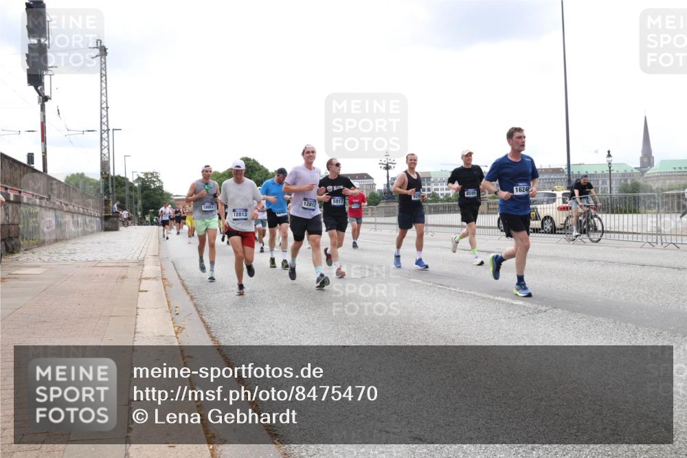 29.06.2025 - hella hamburg halbmarathon Lena Gebhardt http://msf.ph/oto/8475470 29.06.2025 10:33:14 Lombardsbrücke 928, 18951, 12812, 5917, 12813, 16246, 1078, 1237, 1324, 1732, 1764, 1995, 2038, 2054, 2085, 2276, 2838, 2959, 3341, 3391, 3422, 3708, 3753, 3812, 3871, 4030, 4096, 4164, 4445, 4555, 4650, 5110, 5180, 5581, 5917, 6040, 6773, 6861, 7705, 7982, 8170, 8595, 8839, 8891, 9034, 9143, 9258, 9289, 9471, 9542, 9591, 9592, 9750, 9768, 9780, 11229, 11260, 11713, 11756, 11826, 12039, 12423, 12424, 14305, 14743, 15951 meine-sportfotos.de