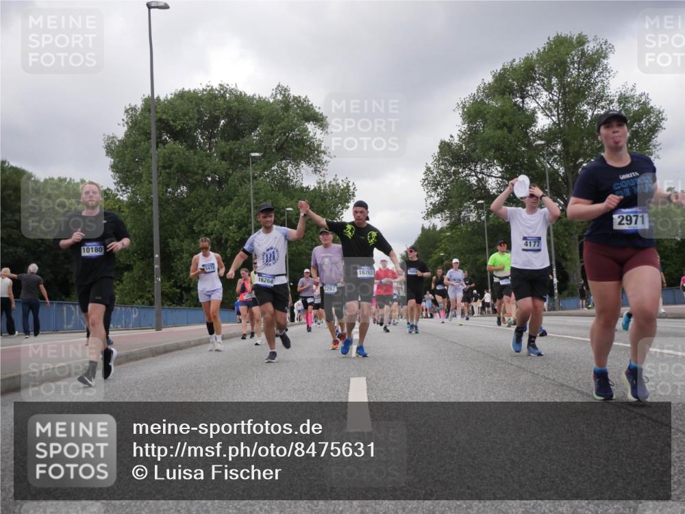 29.06.2025 - hella hamburg halbmarathon Luisa Fischer http://msf.ph/oto/8475631 29.06.2025 10:46:42 Kennedybrücke 10180, 15472, 070, 16264, 2267, 16263, 2103, 4177, 2971, 1226, 1788, 2103, 2267, 2538, 2971, 3288, 3518, 4105, 4177, 4302, 5265, 7461, 7872, 8991 meine-sportfotos.de