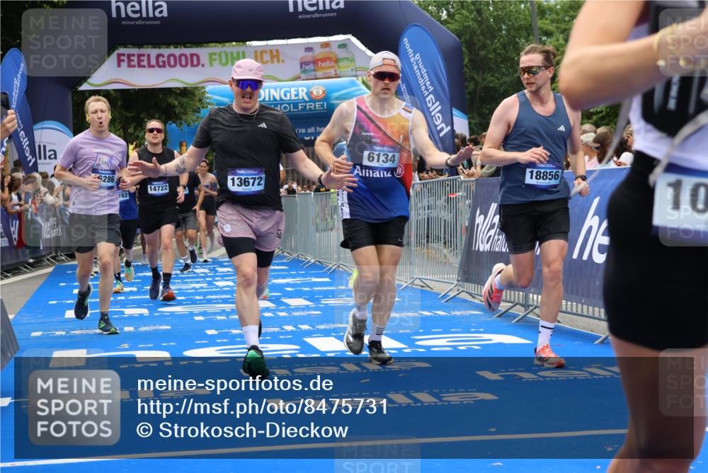 29.06.2025 - hella hamburg halbmarathon Strokosch-Dieckow http://msf.ph/oto/8475731 29.06.2025 10:47:15 Ziel 2623, 2864, 5024, 6134, 6168, 6203, 6373, 6716, 7480, 10208, 10211, 11491, 11518, 13007, 13672, 13782, 14722, 15611, 16089, 16286, 17718, 17915, 18856 meine-sportfotos.de