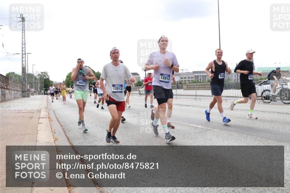 29.06.2025 - hella hamburg halbmarathon Lena Gebhardt http://msf.ph/oto/8475821 29.06.2025 10:33:15 Lombardsbrücke 18951, 12813, 1171, 928, 12812, 1078, 1237, 1324, 1732, 1764, 1995, 2038, 2054, 2085, 2276, 2838, 2959, 3341, 3391, 3422, 3708, 3753, 3812, 3871, 4030, 4096, 4164, 4445, 4555, 4650, 5110, 5180, 5581, 5917, 6040, 6773, 6861, 7705, 7982, 8170, 8595, 8839, 8891, 9034, 9143, 9258, 9289, 9471, 9542, 9591, 9592, 9750, 9768, 9780, 11229, 11260, 11713, 11756, 11826, 12039, 12423, 12424, 14305, 14743, 15951 meine-sportfotos.de