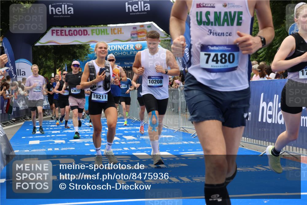 29.06.2025 - hella hamburg halbmarathon Strokosch-Dieckow http://msf.ph/oto/8475936 29.06.2025 10:47:13 Ziel 2623, 2864, 4093, 5024, 6134, 6168, 6203, 6373, 6716, 7480, 7908, 10208, 10211, 11518, 12579, 13007, 13672, 13782, 14722, 15611, 15684, 16286, 17718, 17915, 18856 meine-sportfotos.de