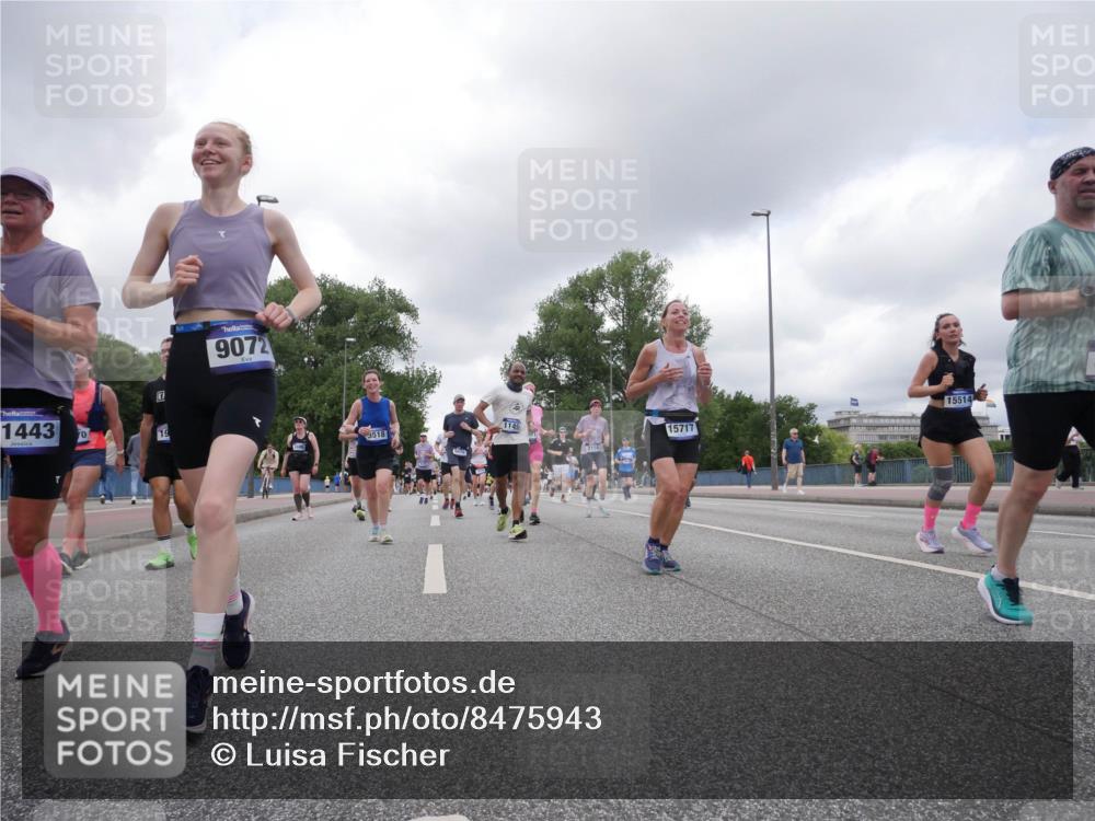 29.06.2025 - hella hamburg halbmarathon Luisa Fischer http://msf.ph/oto/8475943 29.06.2025 10:46:50 Kennedybrücke 1443, 19, 9072, 3518, 1976, 15514, 1149, 15717, 1788, 1878, 2103, 2158, 3518, 5265, 5370, 5720, 6012, 7461, 8135, 8991, 9831, 9976, 10083, 10200, 10202 meine-sportfotos.de