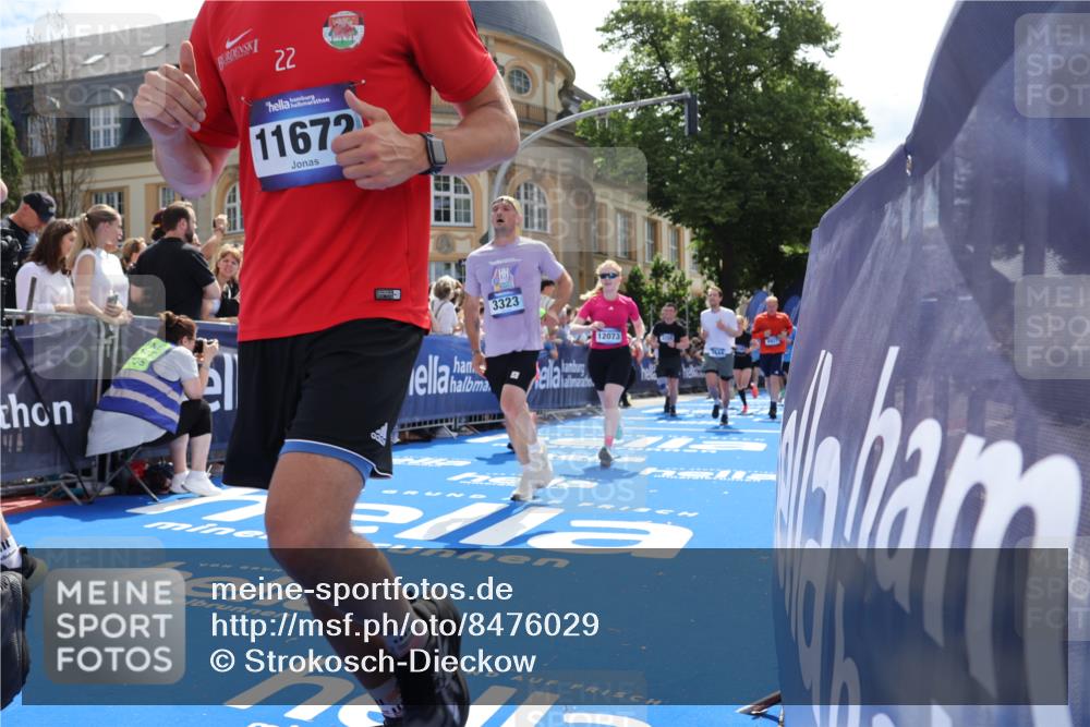 29.06.2025 - hella hamburg halbmarathon Strokosch-Dieckow http://msf.ph/oto/8476029 29.06.2025 11:30:34 Ziel 1235, 2838, 3323, 3341, 3358, 3430, 4289, 4580, 5147, 5406, 6195, 6243, 6444, 6478, 6570, 6999, 7644, 8595, 8717, 8855, 9289, 9927, 11672, 12073, 16558, 16659, 17043, 17312, 17344, 18097, 18158, 18390, 18860 meine-sportfotos.de