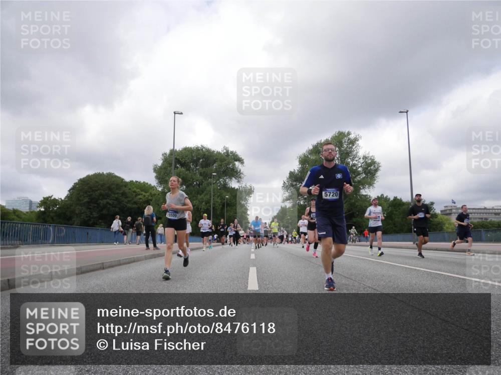 29.06.2025 - hella hamburg halbmarathon Luisa Fischer http://msf.ph/oto/8476118 29.06.2025 10:46:58 Kennedybrücke 15509, 5720, 1816, 1878, 2361, 5720, 6012, 6096, 7205, 9831, 10202 meine-sportfotos.de