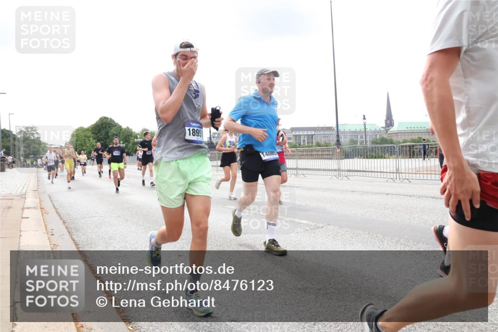 29.06.2025 - hella hamburg halbmarathon Lena Gebhardt http://msf.ph/oto/8476123 29.06.2025 10:33:17 Lombardsbrücke 1895, 14085, 713, 1078, 1324, 1732, 1764, 1995, 2038, 2054, 2085, 2276, 2776, 2838, 2959, 3341, 3391, 3422, 3708, 3812, 3871, 4030, 4096, 4164, 4445, 4555, 4650, 5110, 5180, 5581, 5917, 6040, 6773, 6861, 6999, 7705, 7982, 8170, 8595, 8839, 8891, 9034, 9143, 9258, 9289, 9471, 9542, 9591, 9592, 9750, 9768, 9780, 11229, 11260, 11713, 11756, 11811, 11826, 12039, 12423, 12424, 14305, 14743, 15951 meine-sportfotos.de