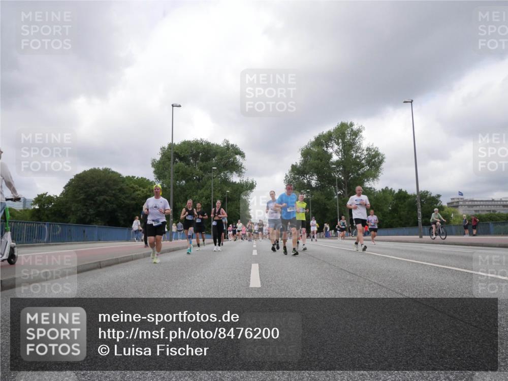 29.06.2025 - hella hamburg halbmarathon Luisa Fischer http://msf.ph/oto/8476200 29.06.2025 10:47:02 Kennedybrücke 1816205, 151, 1816, 2343, 2361, 5214, 5720, 6012, 6096, 7205, 9704 meine-sportfotos.de