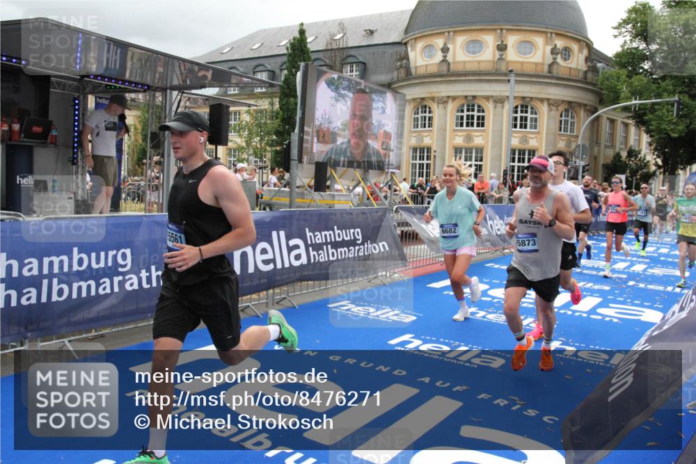 29.06.2025 - hella hamburg halbmarathon Michael Strokosch http://msf.ph/oto/8476271 29.06.2025 10:39:05 Ziel 1164, 1803, 2262, 3136, 4359, 6682, 6686, 6687, 11447, 11619, 15561, 15873, 16820, 18734, 19151 meine-sportfotos.de