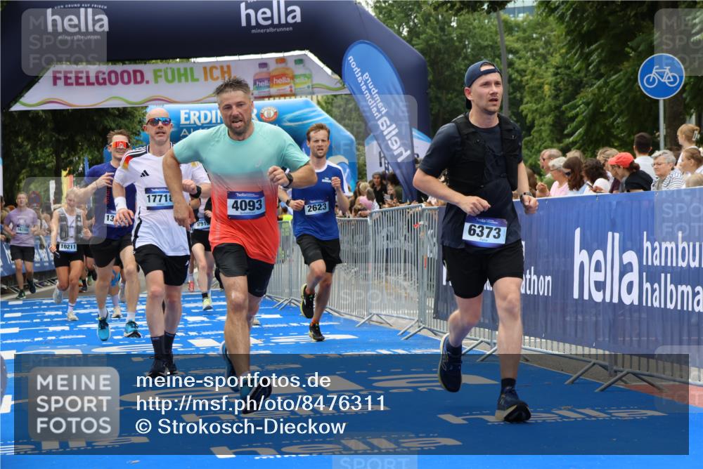 29.06.2025 - hella hamburg halbmarathon Strokosch-Dieckow http://msf.ph/oto/8476311 29.06.2025 10:47:09 Ziel 1460, 2623, 4093, 5472, 6134, 6373, 6700, 6716, 7480, 7908, 9794, 10208, 10211, 12579, 13007, 13672, 15684, 16286, 17718, 17915, 18856 meine-sportfotos.de