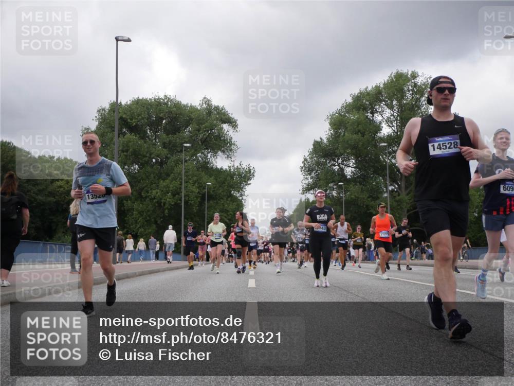 29.06.2025 - hella hamburg halbmarathon Luisa Fischer http://msf.ph/oto/8476321 29.06.2025 10:47:07 Kennedybrücke 13520, 43, 11275, 14528, 609, 1816, 2343, 5214, 5649, 6096, 6931, 7205, 8504, 9704 meine-sportfotos.de