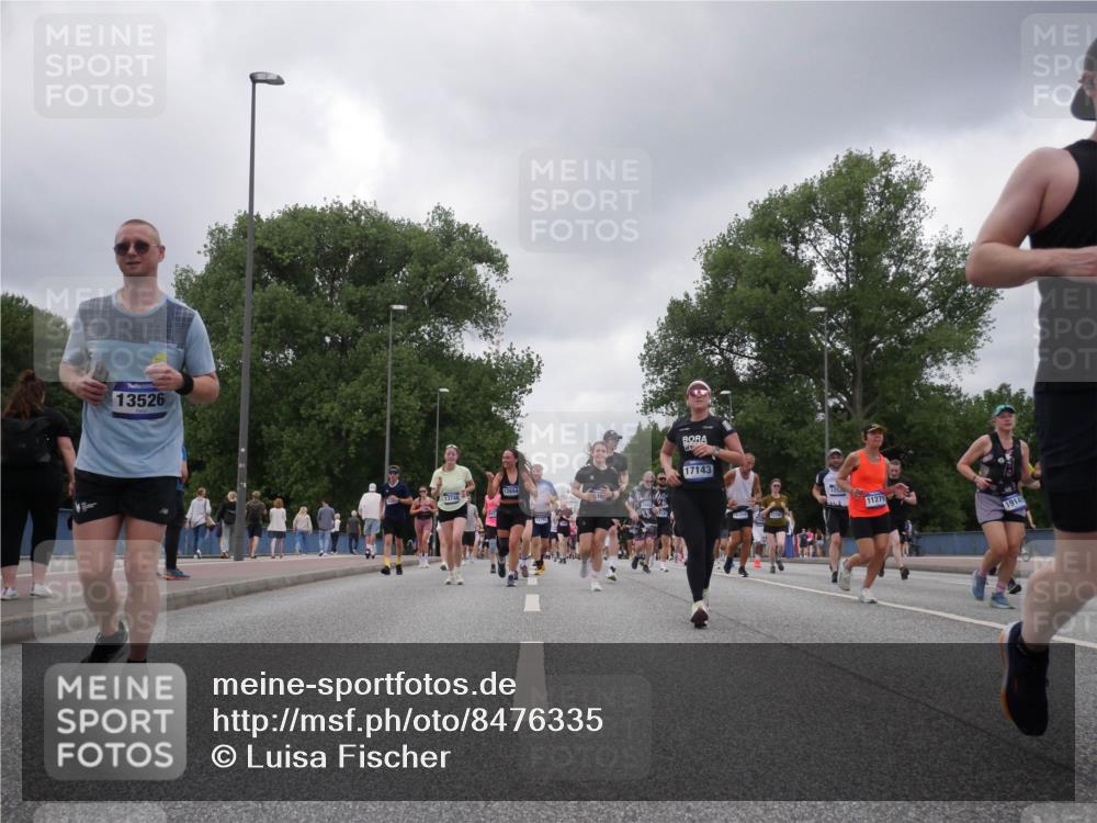 29.06.2025 - hella hamburg halbmarathon Luisa Fischer http://msf.ph/oto/8476335 29.06.2025 10:47:08 Kennedybrücke 13526, 13748, 12654, 17143, 1252, 11279, 19141, 2343, 5214, 5649, 6096, 6931, 8504, 9704 meine-sportfotos.de