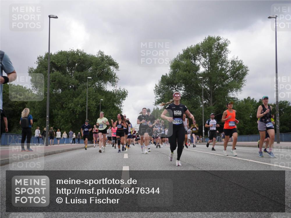 29.06.2025 - hella hamburg halbmarathon Luisa Fischer http://msf.ph/oto/8476344 29.06.2025 10:47:08 Kennedybrücke 4367, 849, 13748, 12654, 17143, 11279, 19141, 2343, 5214, 5649, 6096, 6931, 8504, 9704 meine-sportfotos.de