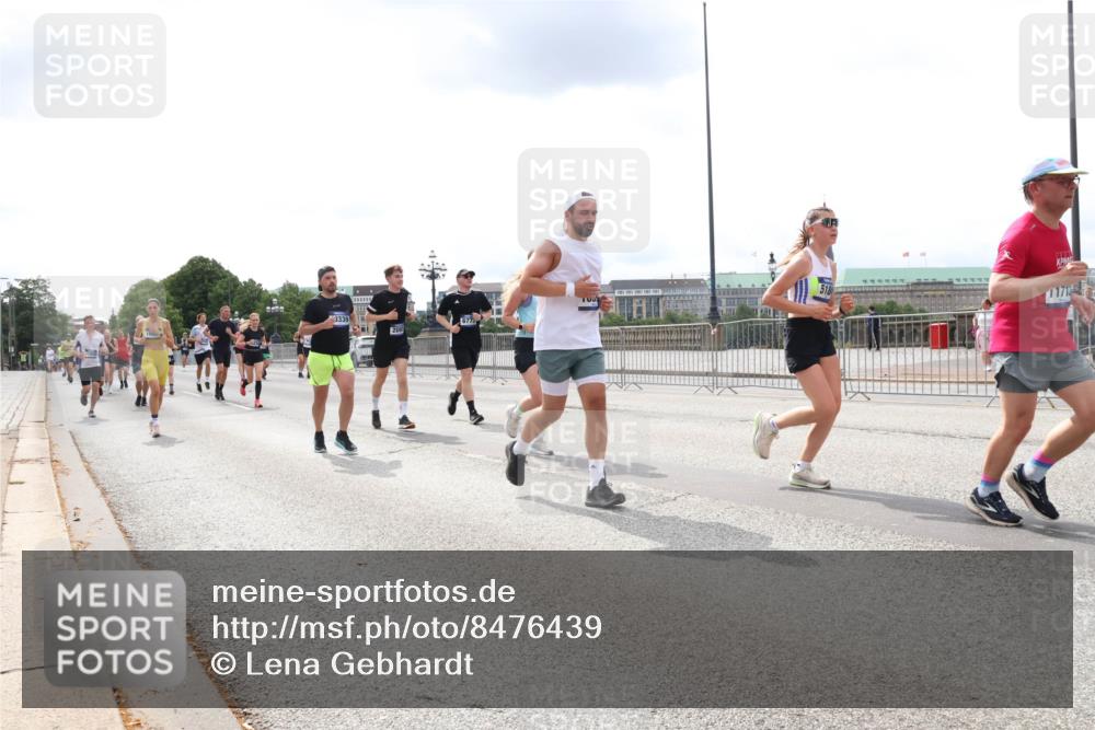 29.06.2025 - hella hamburg halbmarathon Lena Gebhardt http://msf.ph/oto/8476439 29.06.2025 10:33:18 Lombardsbrücke 3339, 20, 6773, 518, 1171, 1078, 1324, 1732, 1764, 1995, 2038, 2054, 2085, 2276, 2776, 2838, 2959, 3341, 3391, 3422, 3708, 3812, 3871, 4030, 4096, 4164, 4445, 4555, 4650, 5110, 5180, 5581, 5917, 6040, 6773, 6861, 6999, 7705, 7982, 8021, 8170, 8595, 8839, 8891, 9034, 9143, 9234, 9258, 9289, 9471, 9542, 9591, 9592, 9750, 9768, 9780, 11229, 11260, 11713, 11756, 11811, 11826, 12039, 12423, 12424, 14305, 14743, 15951 meine-sportfotos.de