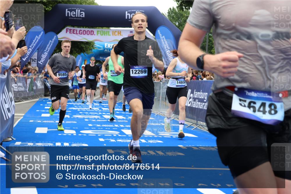 29.06.2025 - hella hamburg halbmarathon Strokosch-Dieckow http://msf.ph/oto/8476514 29.06.2025 10:46:04 Ziel 1759, 2189, 2707, 3087, 5648, 6460, 7450, 7961, 8269, 9585, 11094, 11125, 11936, 12084, 12269, 13630, 14462, 14804, 16136, 16466, 16475, 17008, 18081, 18702, 18797 meine-sportfotos.de