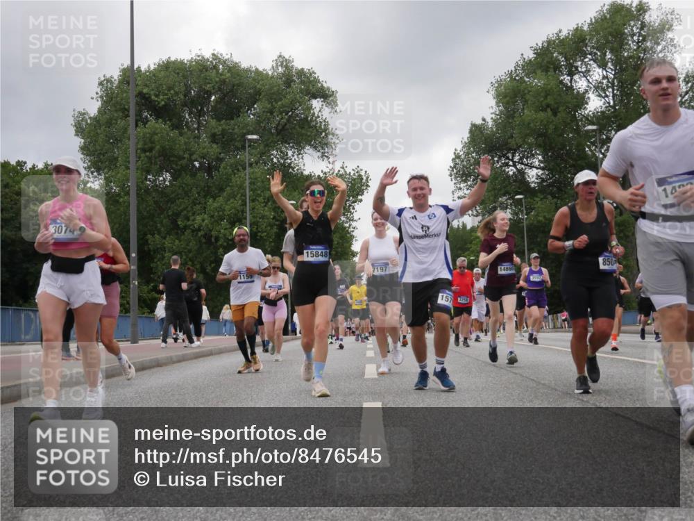 29.06.2025 - hella hamburg halbmarathon Luisa Fischer http://msf.ph/oto/8476545 29.06.2025 10:47:16 Kennedybrücke 3074, 1155, 15848, 7197, 15, 2258, 14866, 850, 3597, 14, 2258, 3597, 4636, 4866, 5001, 5192, 5201, 5649, 5902, 5905, 6334, 6931, 7197, 8504, 10006, 10097 meine-sportfotos.de