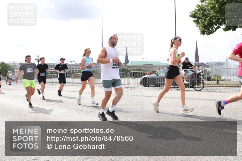 29.06.2025 - hella hamburg halbmarathon Lena Gebhardt http://msf.ph/oto/8476560 29.06.2025 10:33:19 Lombardsbrücke 13339, 6773, 2085, 15885, 1639, 1078, 1324, 1732, 1764, 1995, 2038, 2054, 2085, 2276, 2776, 2838, 2959, 3341, 3391, 3708, 3812, 3871, 4030, 4096, 4164, 4445, 4555, 4650, 5110, 5180, 5581, 5917, 6040, 6773, 6861, 6999, 7705, 7982, 8021, 8170, 8595, 8839, 8891, 9034, 9143, 9234, 9258, 9289, 9438, 9471, 9542, 9591, 9592, 9750, 9768, 9780, 11229, 11260, 11713, 11756, 11811, 11826, 12039, 12423, 12424, 14305, 14743, 15951 meine-sportfotos.de