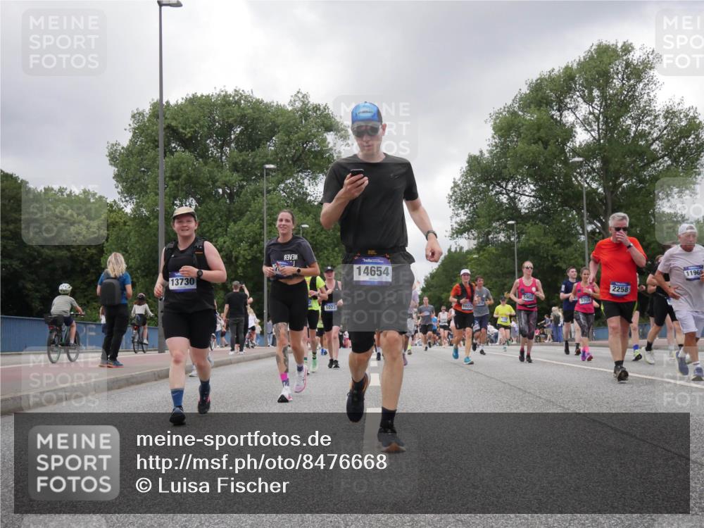29.06.2025 - hella hamburg halbmarathon Luisa Fischer http://msf.ph/oto/8476668 29.06.2025 10:47:22 Kennedybrücke 13730, 1023, 14654, 1022, 221, 5905, 2258, 11966, 1400, 2258, 2733, 3597, 4636, 4866, 5001, 5192, 5201, 5902, 5905, 6226, 6334, 7197, 9879, 10006, 10097, 10220 meine-sportfotos.de
