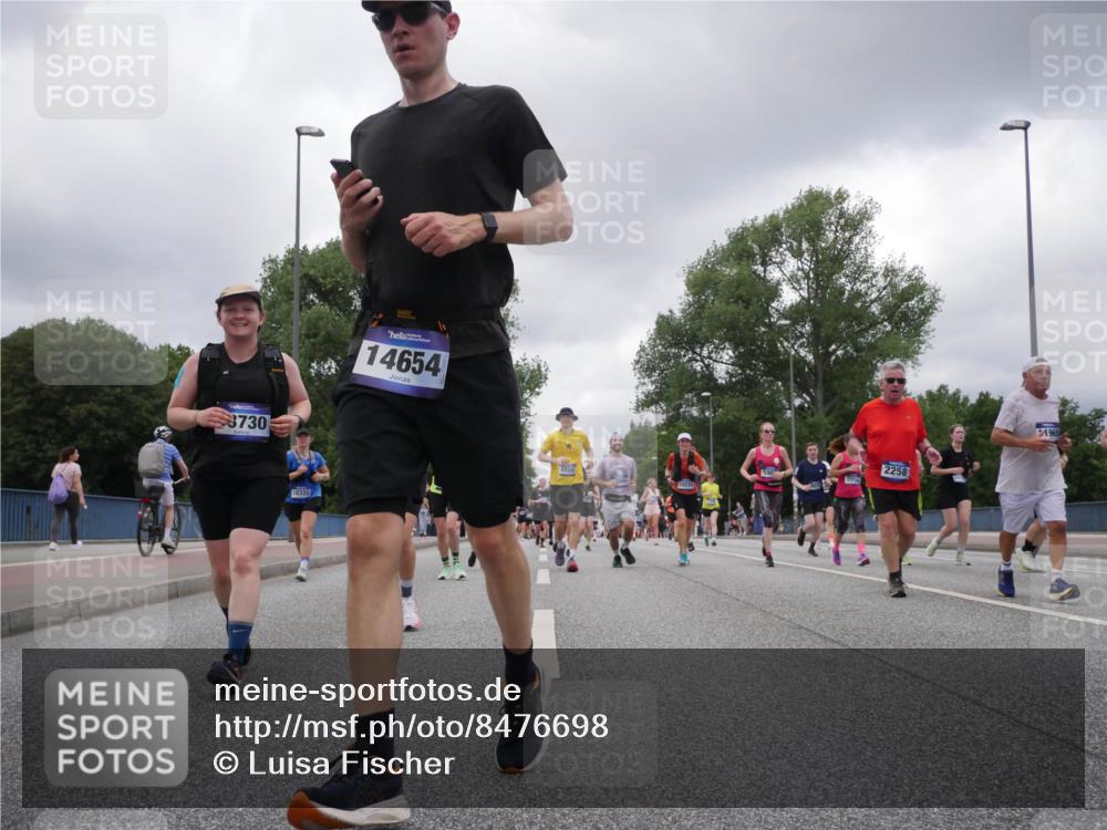 29.06.2025 - hella hamburg halbmarathon Luisa Fischer http://msf.ph/oto/8476698 29.06.2025 10:47:23 Kennedybrücke 3730, 10325, 14654, 4866, 10220, 5905, 2258, 1969, 1400, 2258, 2733, 3597, 4636, 4866, 5001, 5192, 5201, 5902, 5905, 6226, 6334, 9879, 10006, 10097, 10220 meine-sportfotos.de