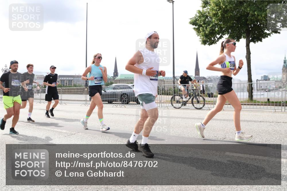 29.06.2025 - hella hamburg halbmarathon Lena Gebhardt http://msf.ph/oto/8476702 29.06.2025 10:33:19 Lombardsbrücke 13339, 2085, 15885, 939, 518, 1078, 1324, 1732, 1764, 1995, 2038, 2054, 2085, 2276, 2776, 2838, 2959, 3341, 3391, 3708, 3812, 3871, 4030, 4096, 4164, 4445, 4555, 4650, 5110, 5180, 5581, 5917, 6040, 6773, 6861, 6999, 7705, 7982, 8021, 8170, 8595, 8839, 8891, 9034, 9143, 9234, 9258, 9289, 9438, 9471, 9542, 9591, 9592, 9750, 9768, 9780, 11229, 11260, 11713, 11756, 11811, 11826, 12039, 12423, 12424, 14305, 14743, 15951 meine-sportfotos.de