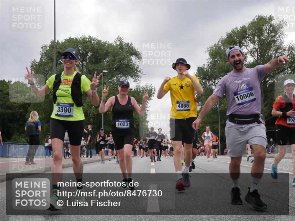 29.06.2025 - hella hamburg halbmarathon Luisa Fischer http://msf.ph/oto/8476730 29.06.2025 10:47:26 Kennedybrücke 3390, 5293, 1023, 2733, 12454, 4866, 10006, 102, 1400, 1459, 2258, 2674, 2733, 4866, 5902, 5905, 6226, 6334, 8058, 8591, 9879, 10006, 10097, 10220, 10285, 10553 meine-sportfotos.de