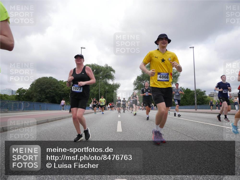 29.06.2025 - hella hamburg halbmarathon Luisa Fischer http://msf.ph/oto/8476763 29.06.2025 10:47:27 Kennedybrücke 1023, 4866, 109, 6226, 9879, 1026, 1400, 1459, 2258, 2674, 2733, 4866, 5902, 5905, 6226, 6334, 8058, 8591, 9879, 10006, 10097, 10220, 10285, 10553 meine-sportfotos.de