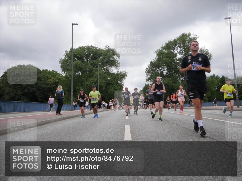 29.06.2025 - hella hamburg halbmarathon Luisa Fischer http://msf.ph/oto/8476792 29.06.2025 10:47:28 Kennedybrücke 2733, 12454, 1400, 10, 1306, 1026, 1400, 1459, 1802, 1804, 2258, 2674, 2733, 4866, 5127, 5902, 5905, 6226, 6334, 8058, 8591, 9879, 10006, 10220, 10285, 10553 meine-sportfotos.de