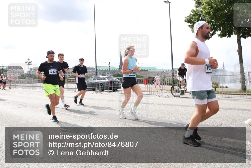 29.06.2025 - hella hamburg halbmarathon Lena Gebhardt http://msf.ph/oto/8476807 29.06.2025 10:33:19 Lombardsbrücke 13339, 163, 5885, 677, 1078, 1324, 1732, 1764, 1995, 2038, 2054, 2085, 2276, 2776, 2838, 2959, 3341, 3391, 3708, 3812, 3871, 4030, 4096, 4164, 4445, 4555, 4650, 5110, 5180, 5581, 5917, 6040, 6773, 6861, 6999, 7705, 7982, 8021, 8170, 8595, 8839, 8891, 9034, 9143, 9234, 9258, 9289, 9438, 9471, 9542, 9591, 9592, 9750, 9768, 9780, 11229, 11260, 11713, 11756, 11811, 11826, 12039, 12423, 12424, 14305, 14743, 15951 meine-sportfotos.de