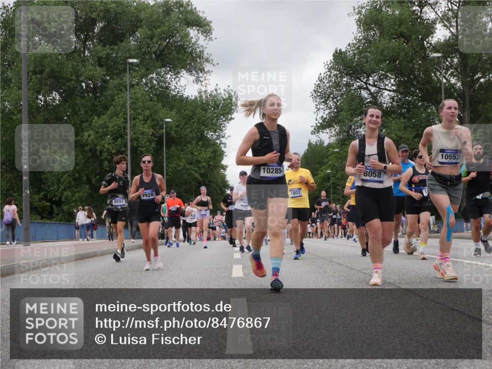 29.06.2025 - hella hamburg halbmarathon Luisa Fischer http://msf.ph/oto/8476867 29.06.2025 10:47:34 Kennedybrücke 8591, 7926, 6973, 1903, 10285, 1802, 8058, 10553, 1026, 1095, 1400, 1459, 1802, 1804, 2073, 2674, 2733, 3065, 4968, 5127, 5355, 8058, 8591, 8870, 10285, 10553 meine-sportfotos.de