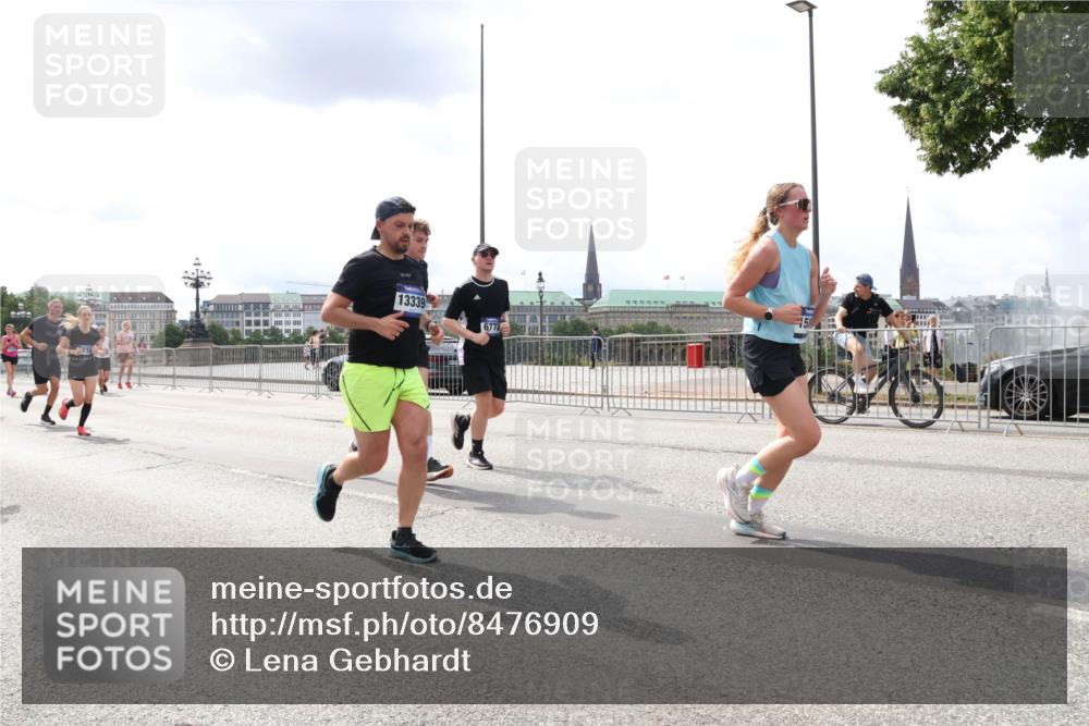 29.06.2025 - hella hamburg halbmarathon Lena Gebhardt http://msf.ph/oto/8476909 29.06.2025 10:33:20 Lombardsbrücke 838, 13339, 15, 1078, 1324, 1732, 1764, 1995, 2038, 2054, 2085, 2276, 2776, 2838, 2959, 3341, 3391, 3708, 3812, 3871, 4030, 4096, 4164, 4445, 4555, 4650, 5110, 5180, 5581, 5917, 6040, 6773, 6861, 6999, 7705, 7982, 8021, 8170, 8282, 8595, 8839, 8891, 9034, 9143, 9234, 9258, 9289, 9438, 9471, 9542, 9591, 9592, 9750, 9768, 9780, 9799, 11229, 11260, 11713, 11756, 11811, 11826, 12039, 12423, 12424, 14305, 14743, 15951 meine-sportfotos.de