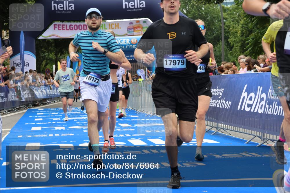 29.06.2025 - hella hamburg halbmarathon Strokosch-Dieckow http://msf.ph/oto/8476964 29.06.2025 10:46:59 Ziel 1139, 1460, 1689, 4091, 4377, 5472, 6700, 9794, 10122, 12579, 13728, 14385, 14415, 14449, 14594, 14783, 15825, 16081, 17979 meine-sportfotos.de