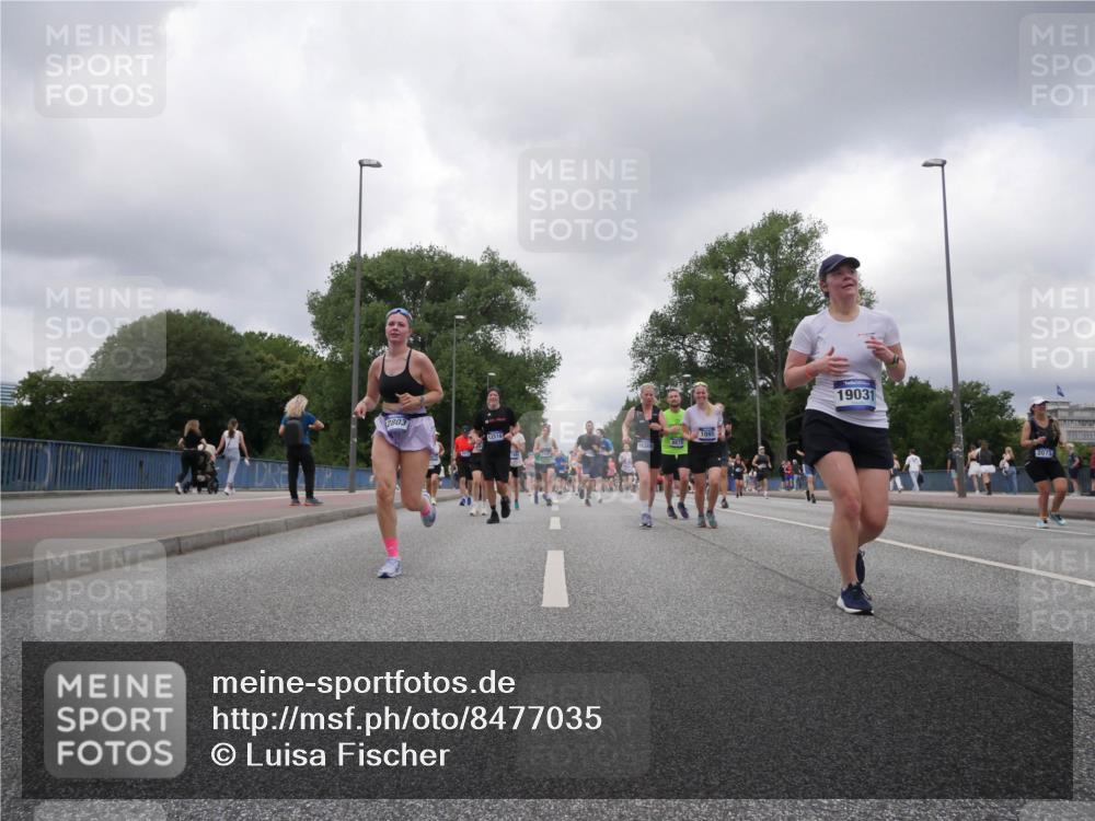 29.06.2025 - hella hamburg halbmarathon Luisa Fischer http://msf.ph/oto/8477035 29.06.2025 10:47:41 Kennedybrücke 2803, 12518, 8870, 1095, 19031, 2073, 1095, 1802, 1804, 2073, 3065, 4968, 5127, 5355, 6036, 7489, 8763, 8870, 9331, 9333, 10707 meine-sportfotos.de